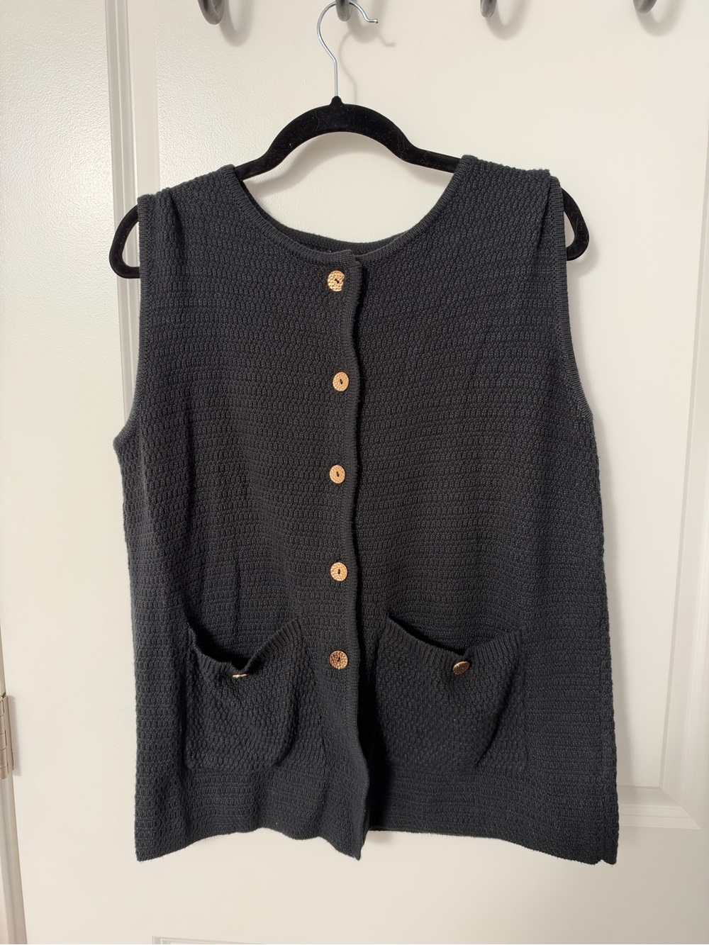 Black Sleeveless Knit Button-Front Sweater Vest - Unbranded